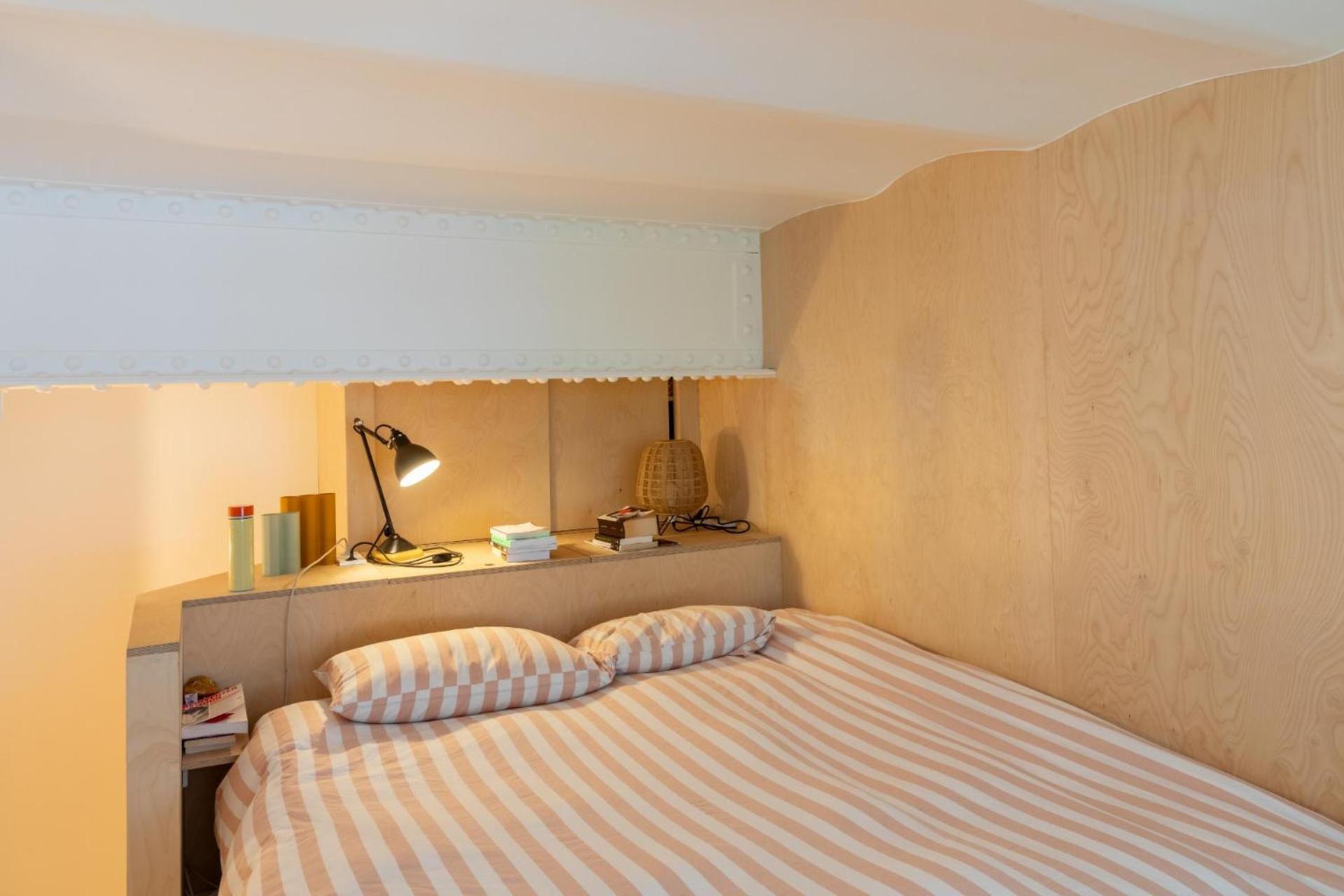 Stylish 2bd With Balcony Belleville