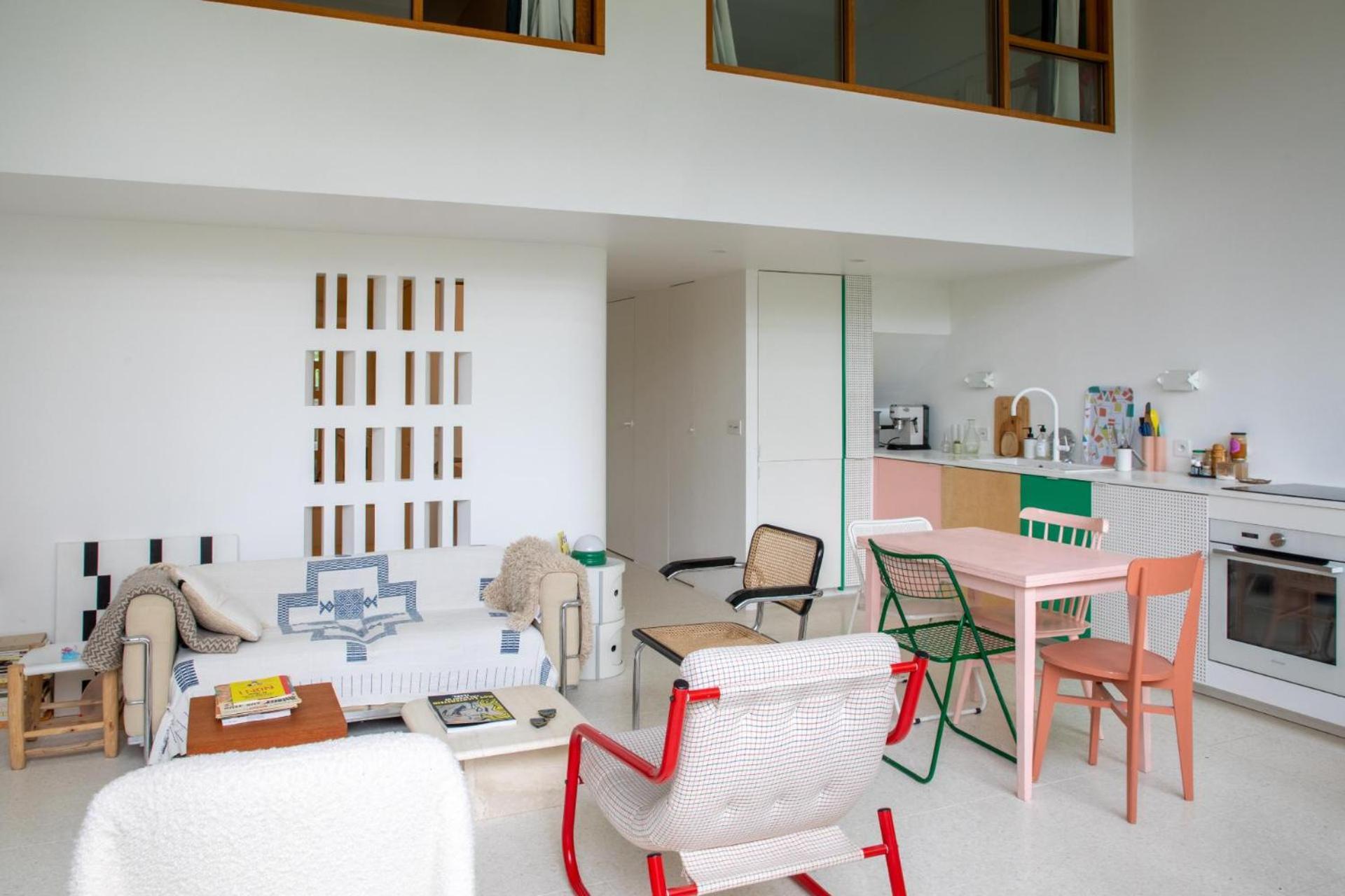 Stylish 2bd With Balcony Belleville Parijs