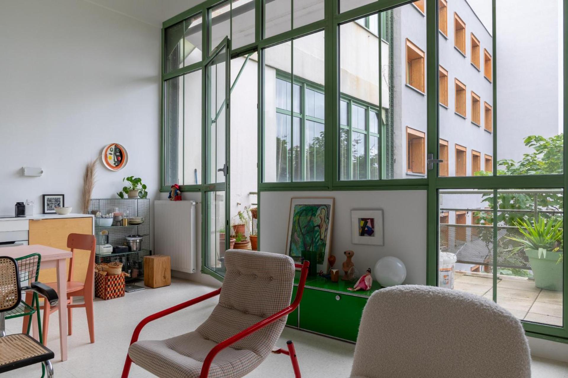 Stylish 2bd With Balcony Belleville *